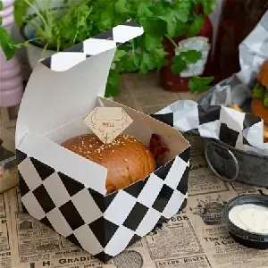 Кутия за хамбургери черна решетка 130х130х80мм