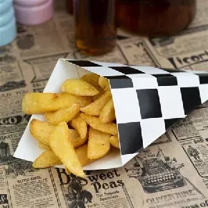 Кутия за пържени картофи с места за сос, черна решетка, 350 мл