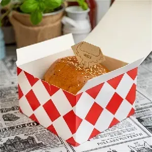 Кутия за хамбургери, червена решетка 130x130x80мм